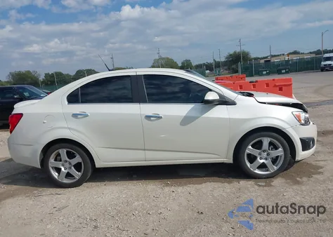 2014 Chevrolet Sonic Ltz Auto z USA, uszkodzony, nr VIN 1G1JE5SB2E4212067